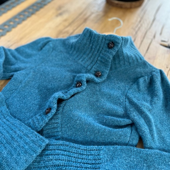 Left on Houston. Size Small. Peacock blue, vintage brown buttons, crop sweater - Picture 7 of 12